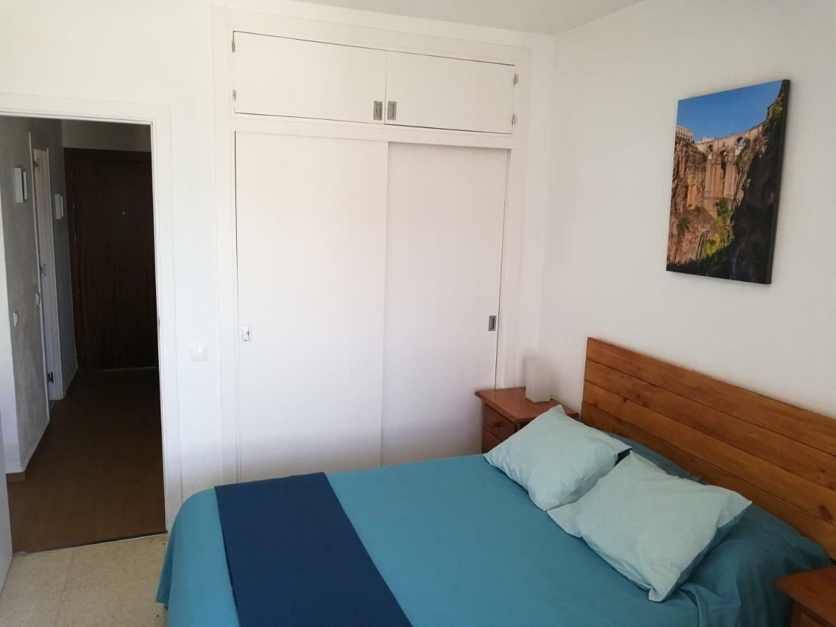Puerto Marina - Primera Linea Apartment เบนัลมาเดนา ภายนอก รูปภาพ